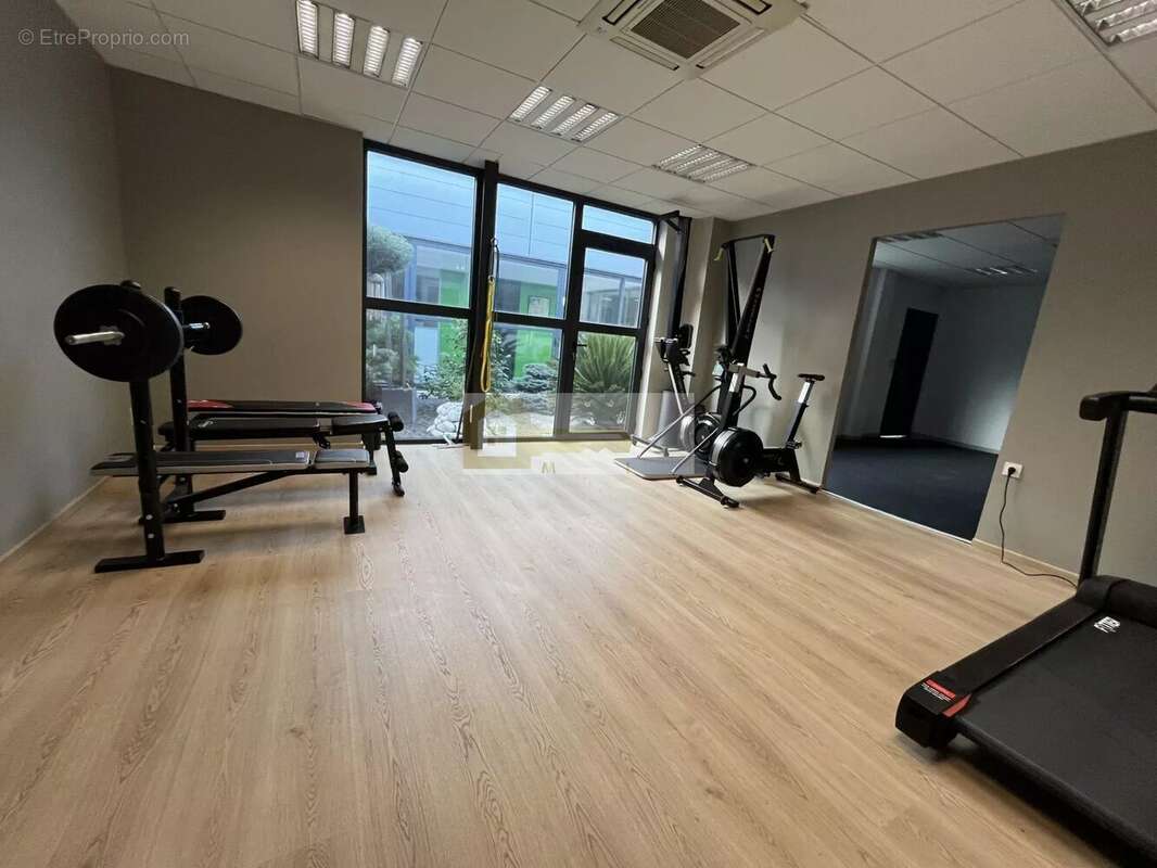 Commerce à CHATEAUNEUF-DU-RHONE