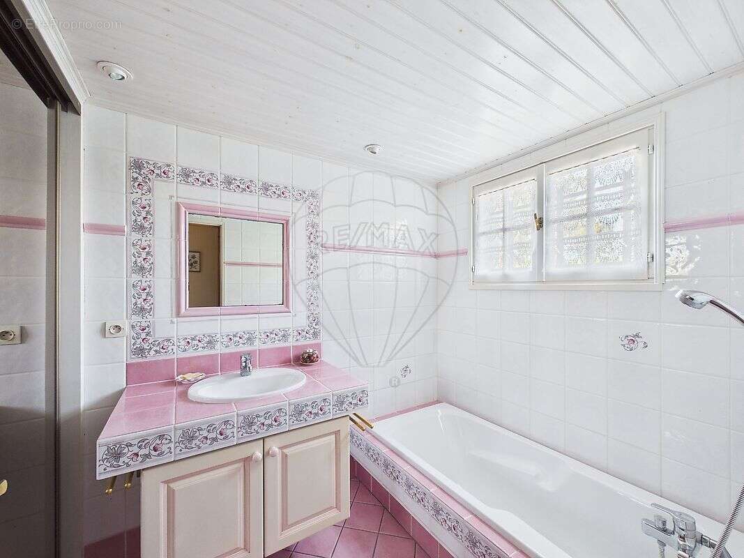 Maison à LES MATHES