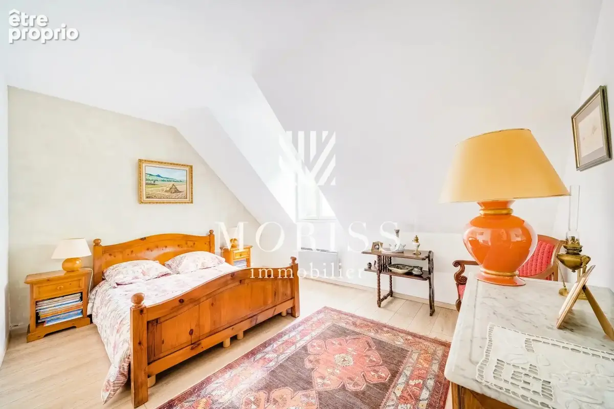 Vitry-sur-Seine Maison de 181 m2 avec jacuzzi - photo 9