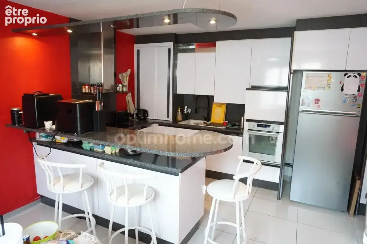 Secteur Vesoul, maison de 152 m², 3 grandes chambres, insert bois et garage double - photo 4