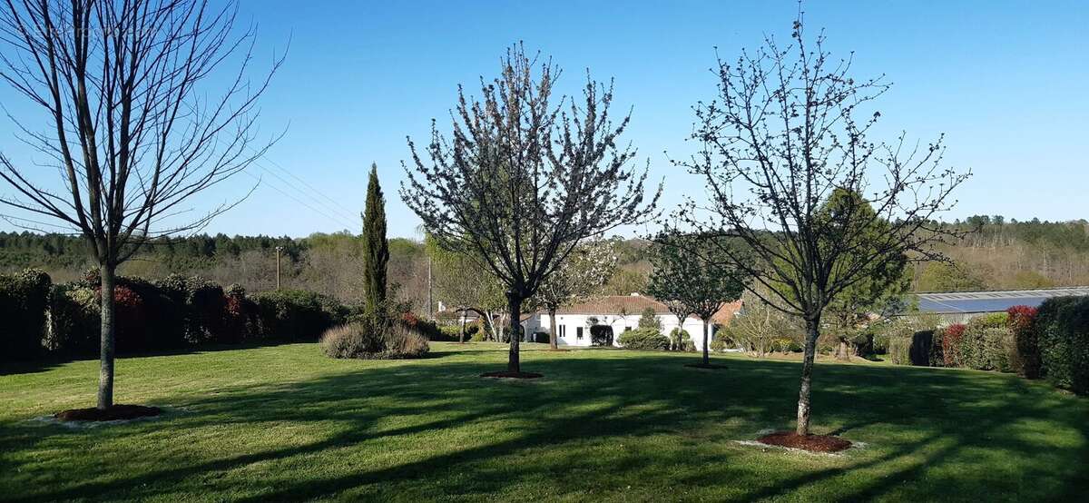 Maison à BROSSAC