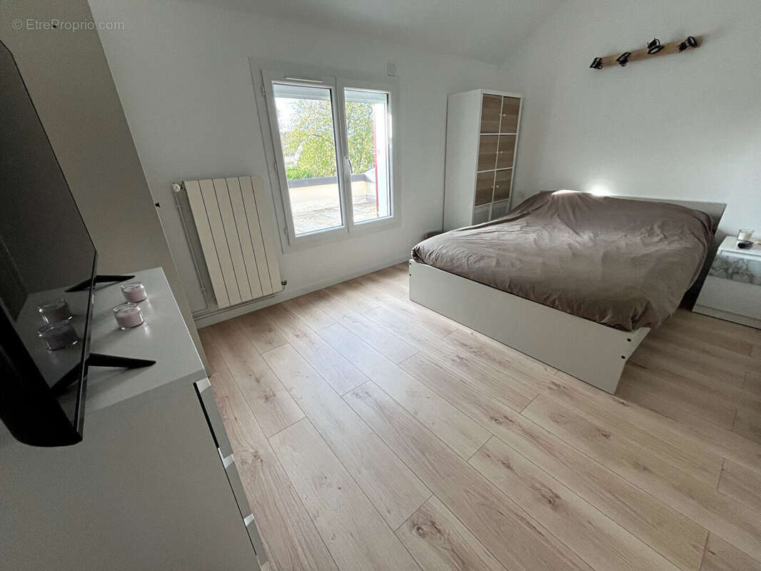 Maison à VOISINS-LE-BRETONNEUX