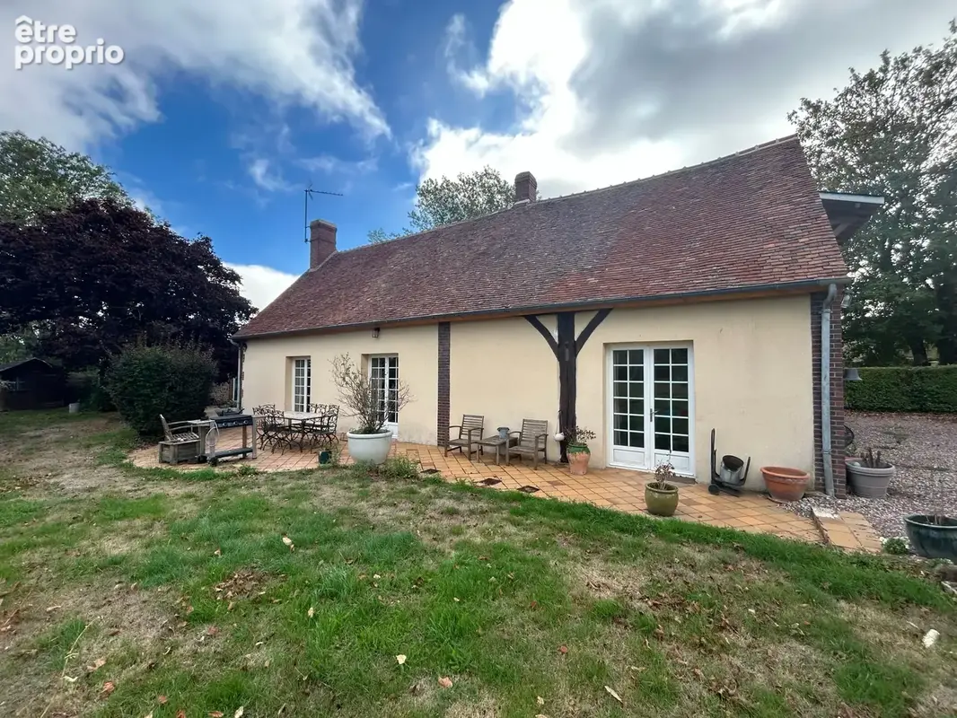 Maison à CHAMPS
