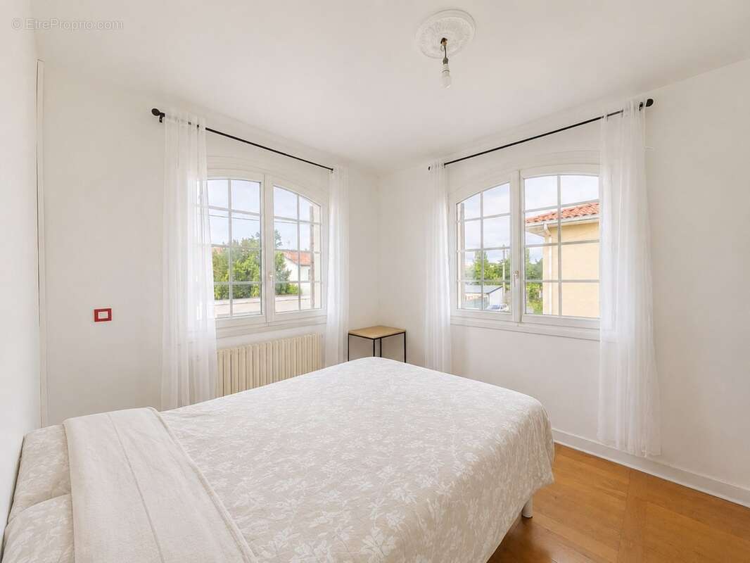 Grande maison familiale avec jardin aux portes du campus de Talence - photo 8