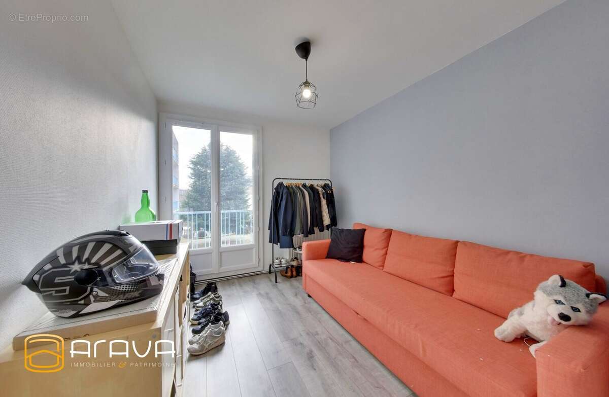 Appartement à SAINT-MARTIN-D'HERES