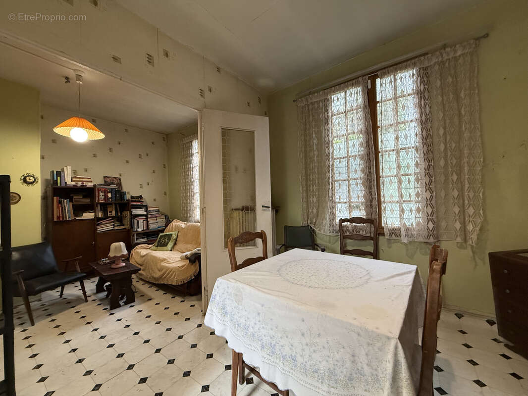 Maison à LE BLANC-MESNIL