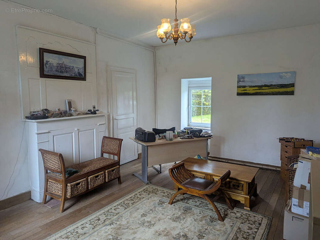 Maison à LASSAY-LES-CHATEAUX