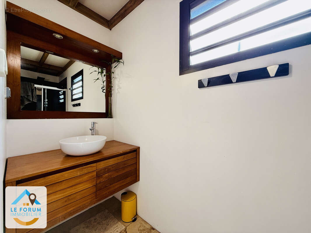 Saint pierre 97410 - villa avec piscine - belles prestations - très bien située - condé - accès rapide 4 voies - photo 11