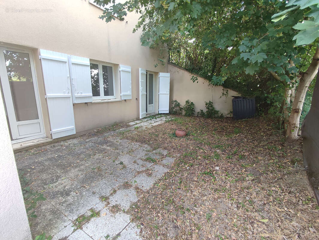 Appartement à SAINT-JEAN-DE-BRAYE