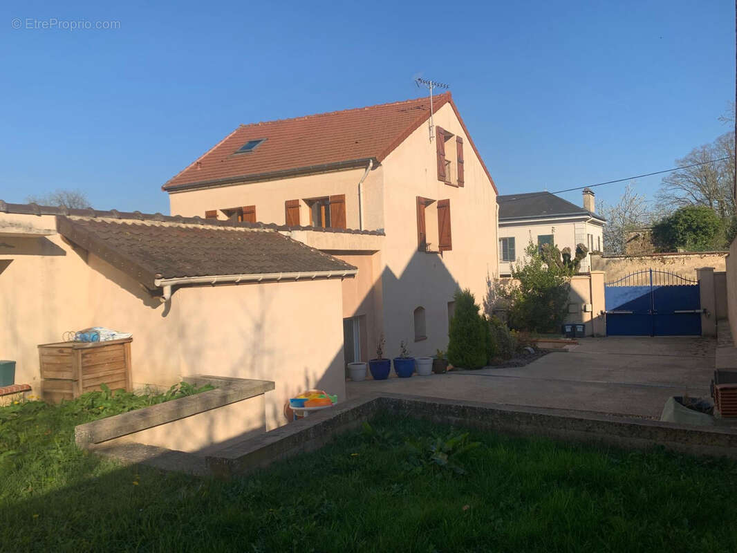 Maison à HARDRICOURT