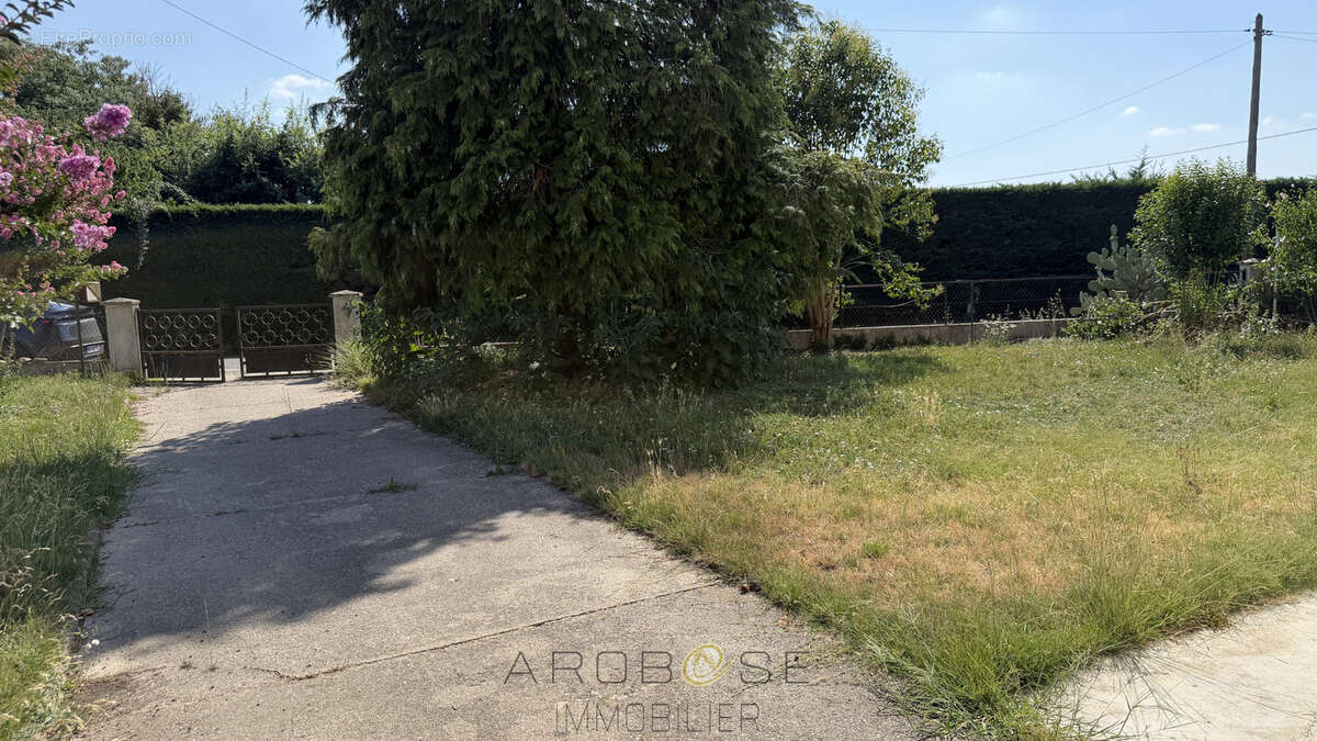 Maison de plain pied de type F3 avec jardin et garage . - photo 19