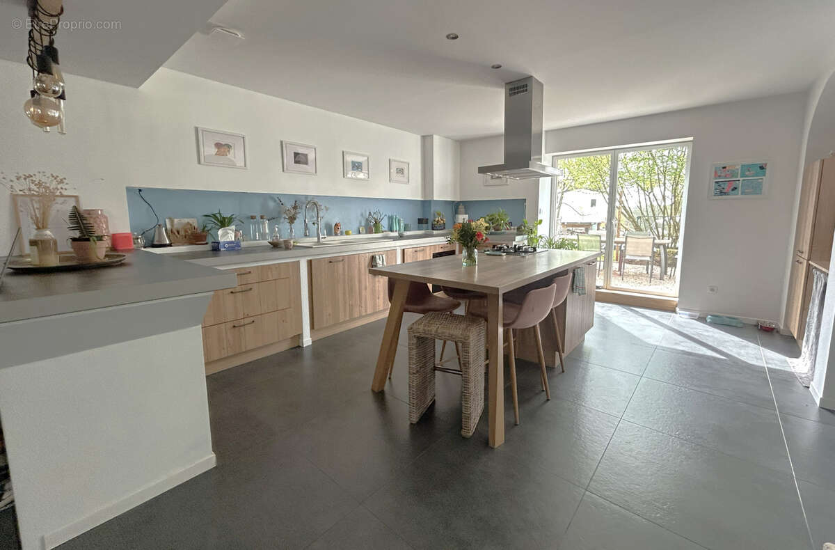 Maison à VILLARS-LES-DOMBES