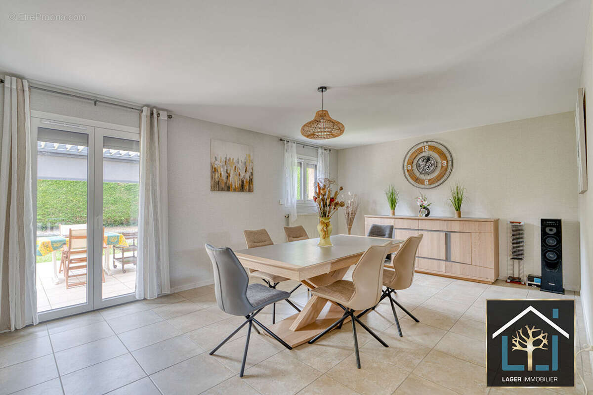 Maison centre DAGNEUX de plain-pied - photo 7