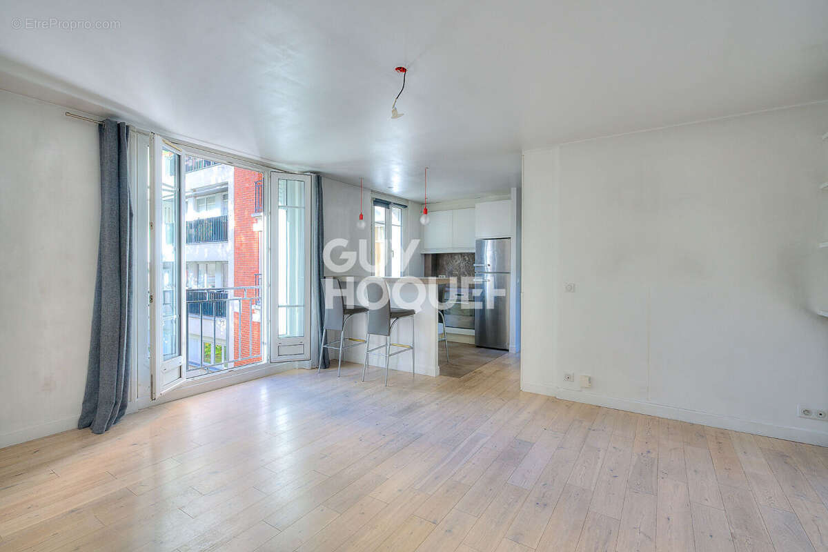 Appartement à PARIS-15E