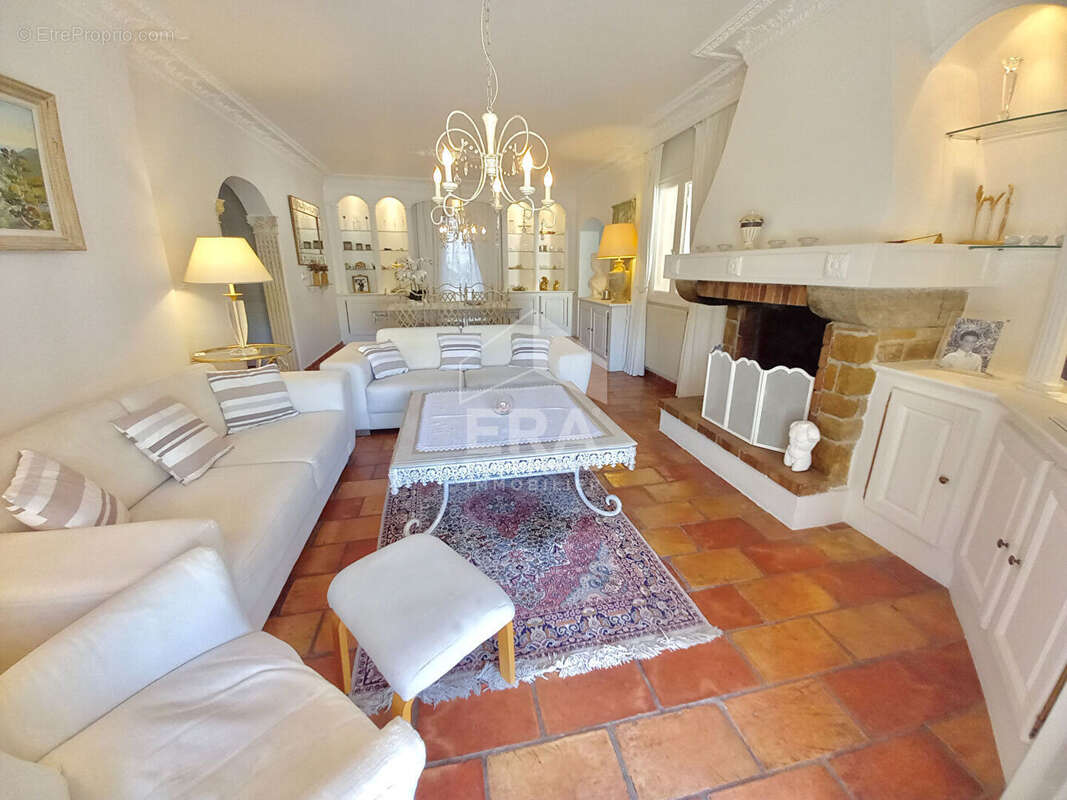 Maison à MOUANS-SARTOUX