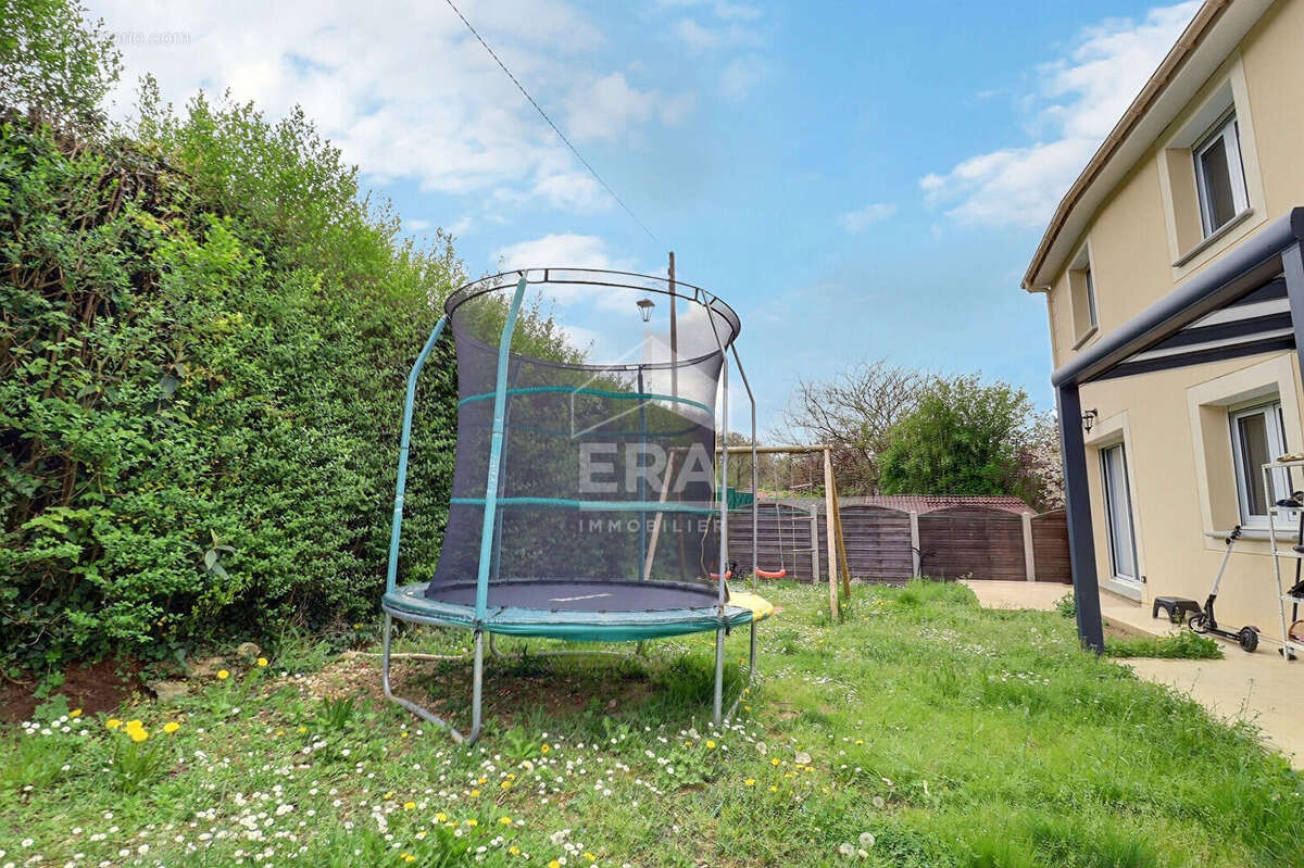 Maison à ORMOY-LA-RIVIERE