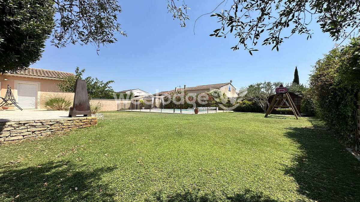 Maison 160 m² à Entraigues-Sur-La-Sorgue  - photo 3