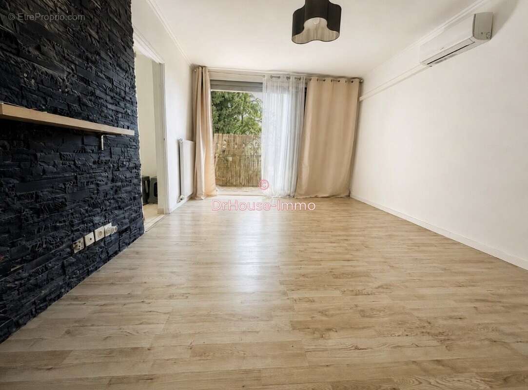 Appartement à LUNEL
