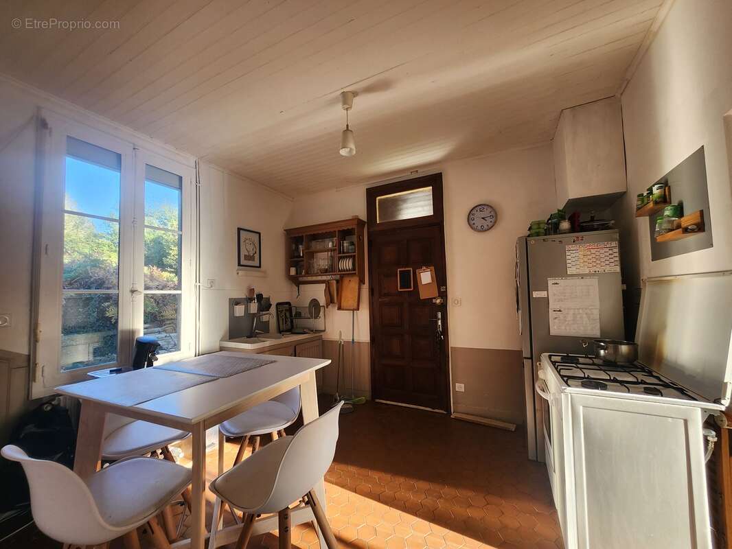 Maison à SAINT-LEONARD-DE-NOBLAT