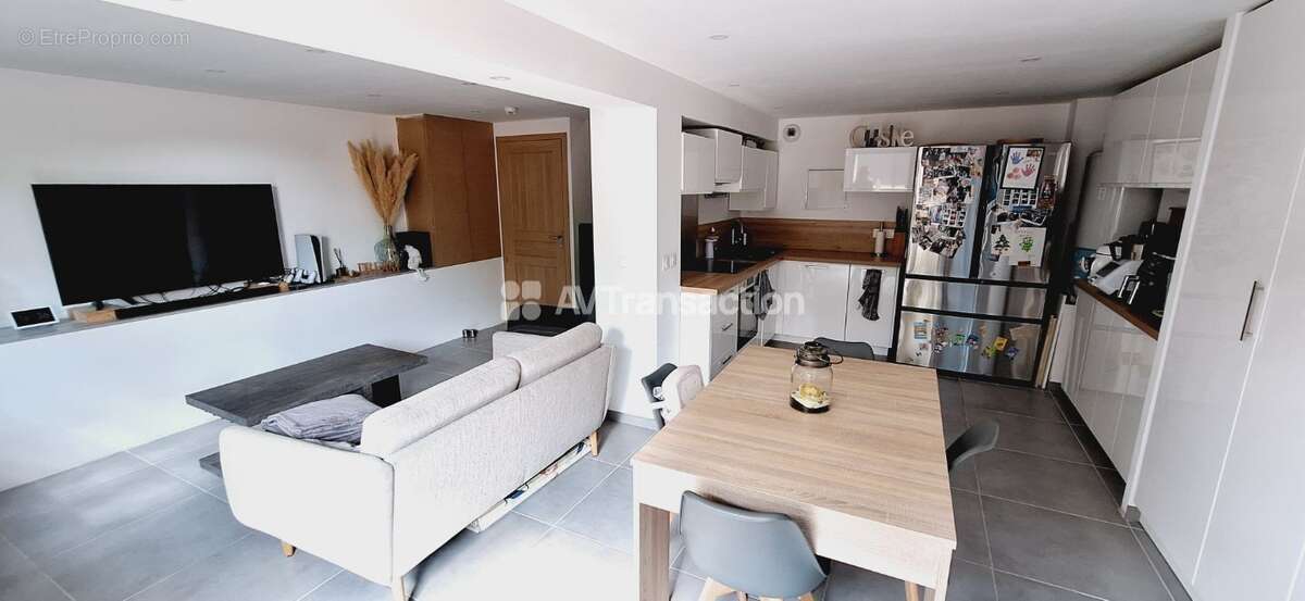 Maison 69 m² à Le Castellet  - photo 2