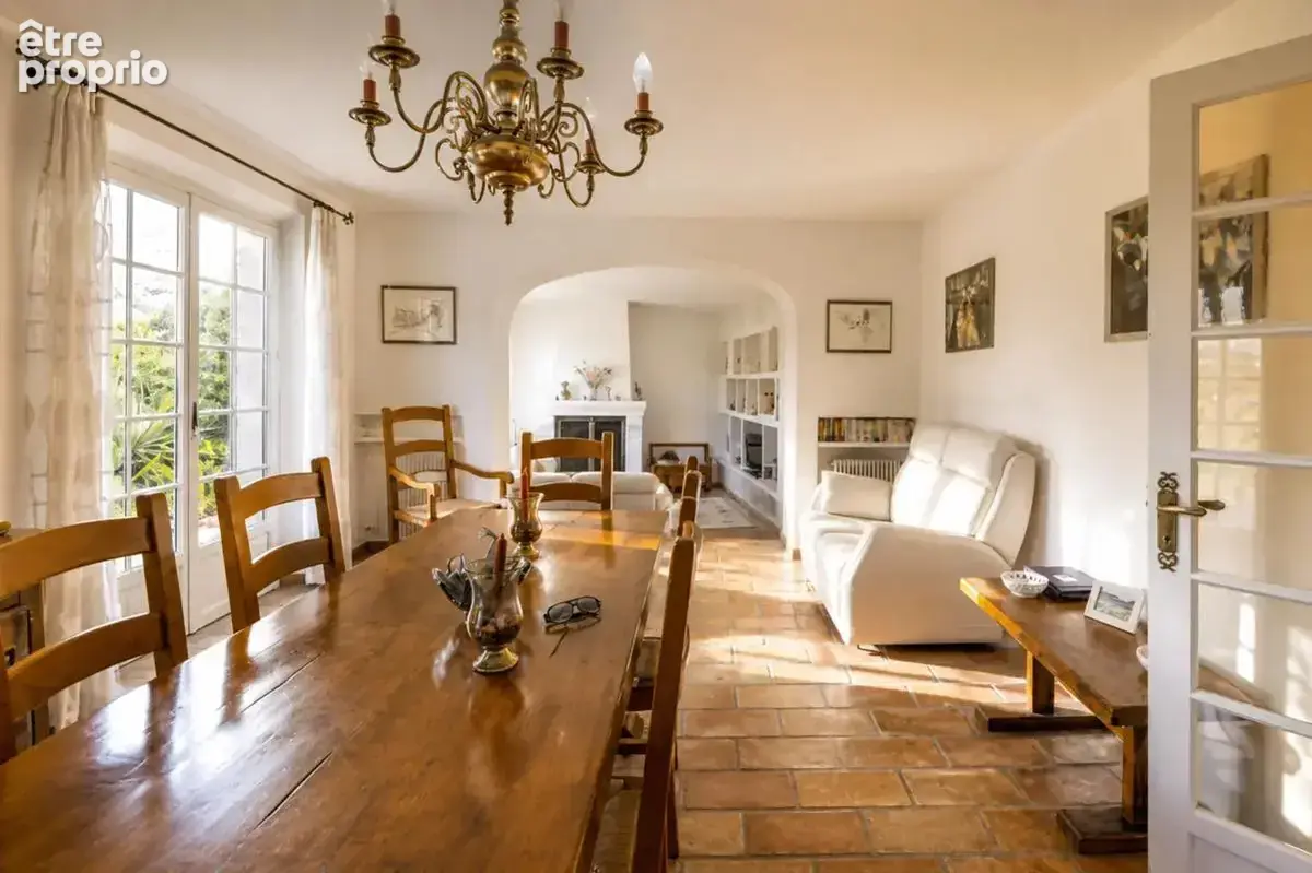 Maison de 6 pièces de 160 m² à Le Bar-sur-Loup - photo 5
