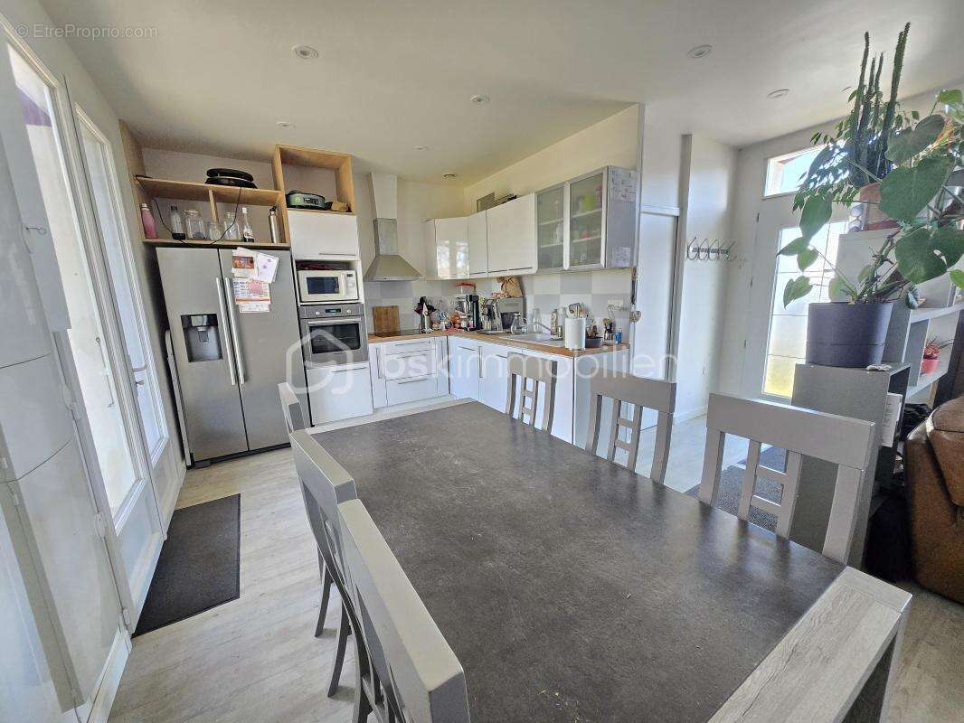 Maison à VARENNES-VAUZELLES