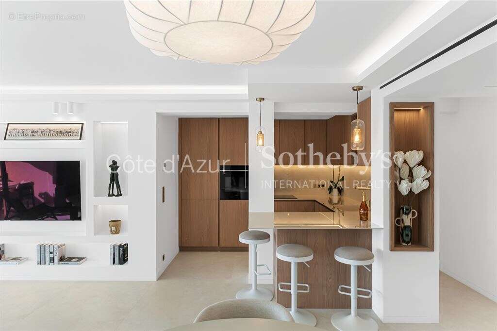 Cannes Palm Beach appartement 4 pièces de 101 m² rénové avec terrasse et vue mer - photo 5