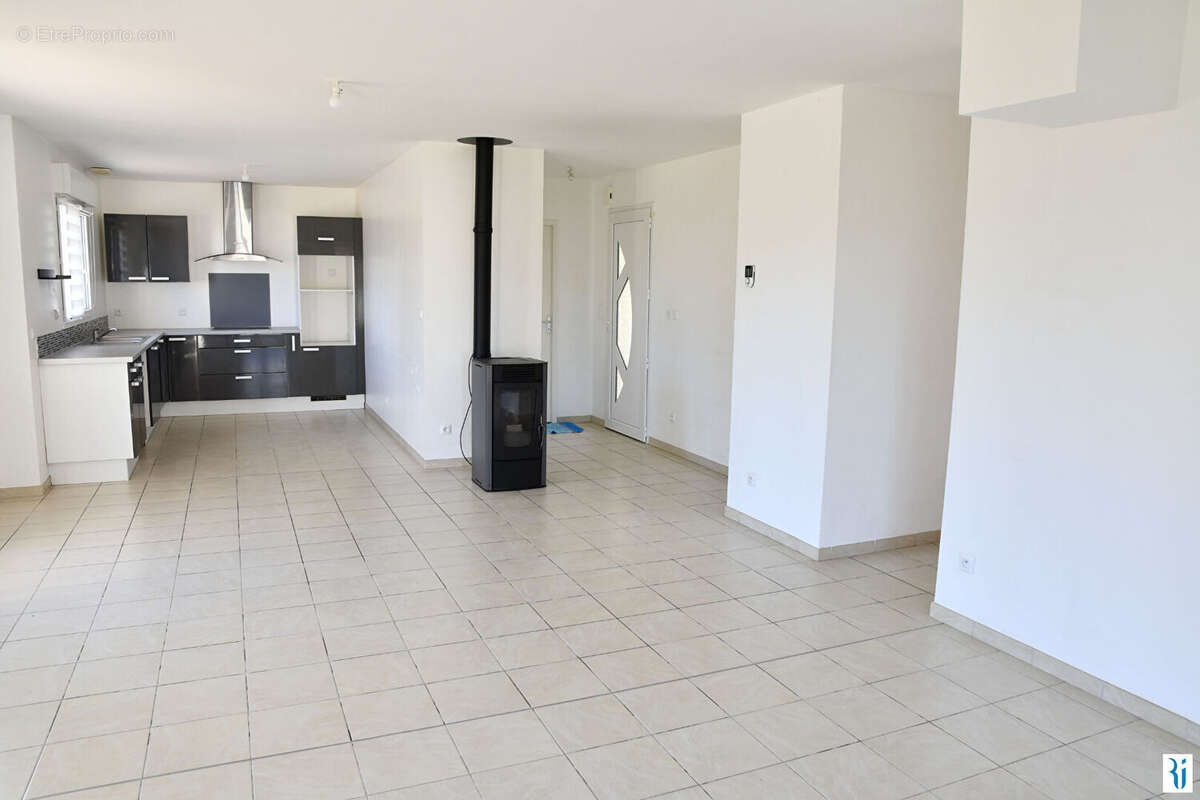 Maison à SAINT-JACQUES-SUR-DARNETAL