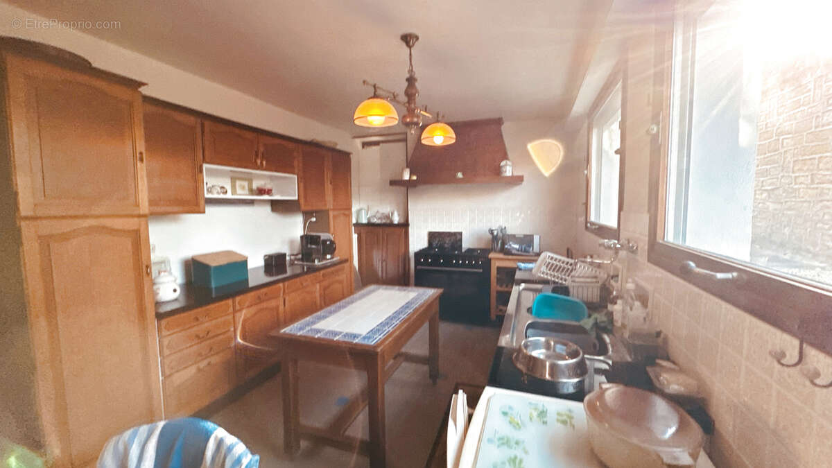 Maison de campagne situé à ASQUINS spacieuse au prix de 208  650 €. - photo 12