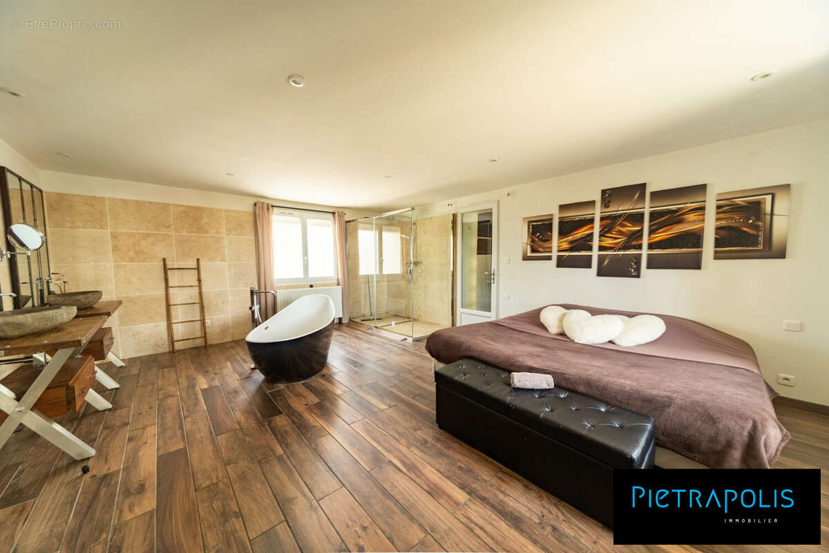 Maison 268 m² à Macon  - photo 8