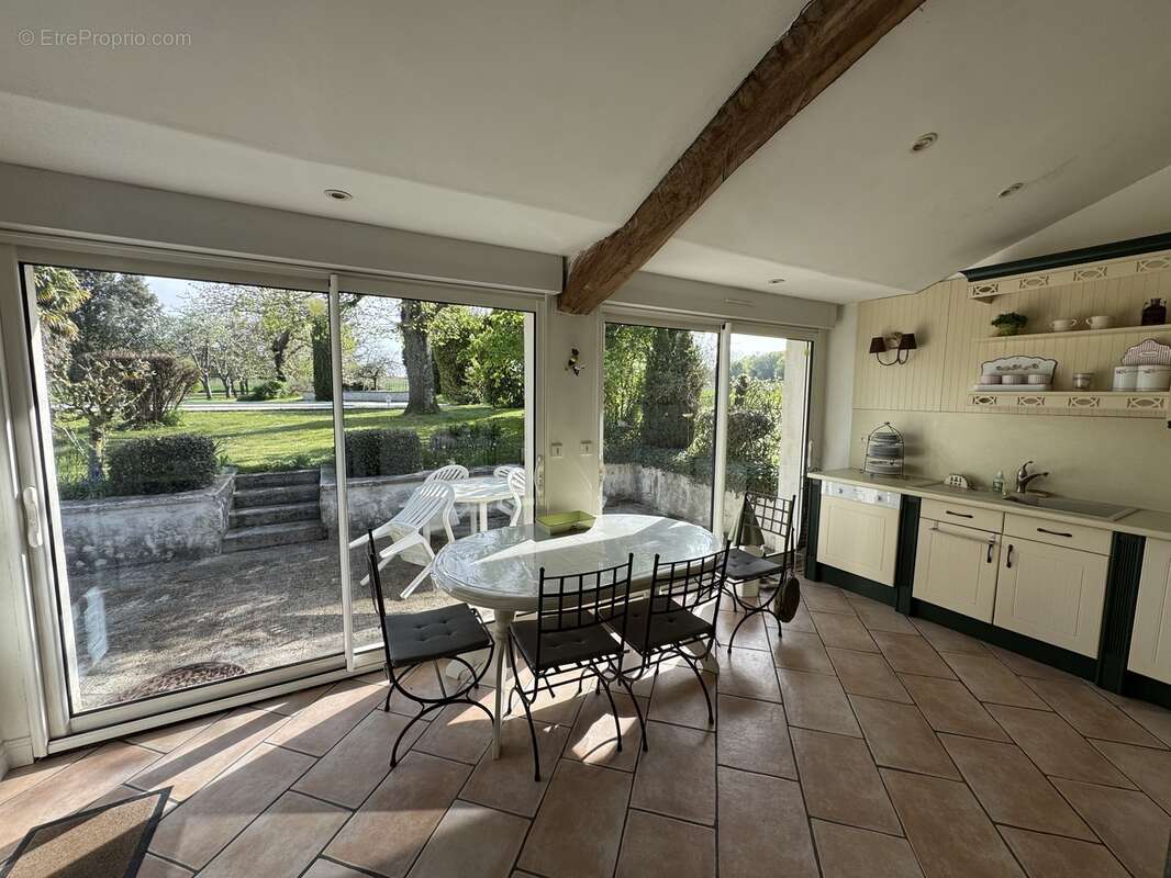 Maison 111 m² à Bessac  - photo 203