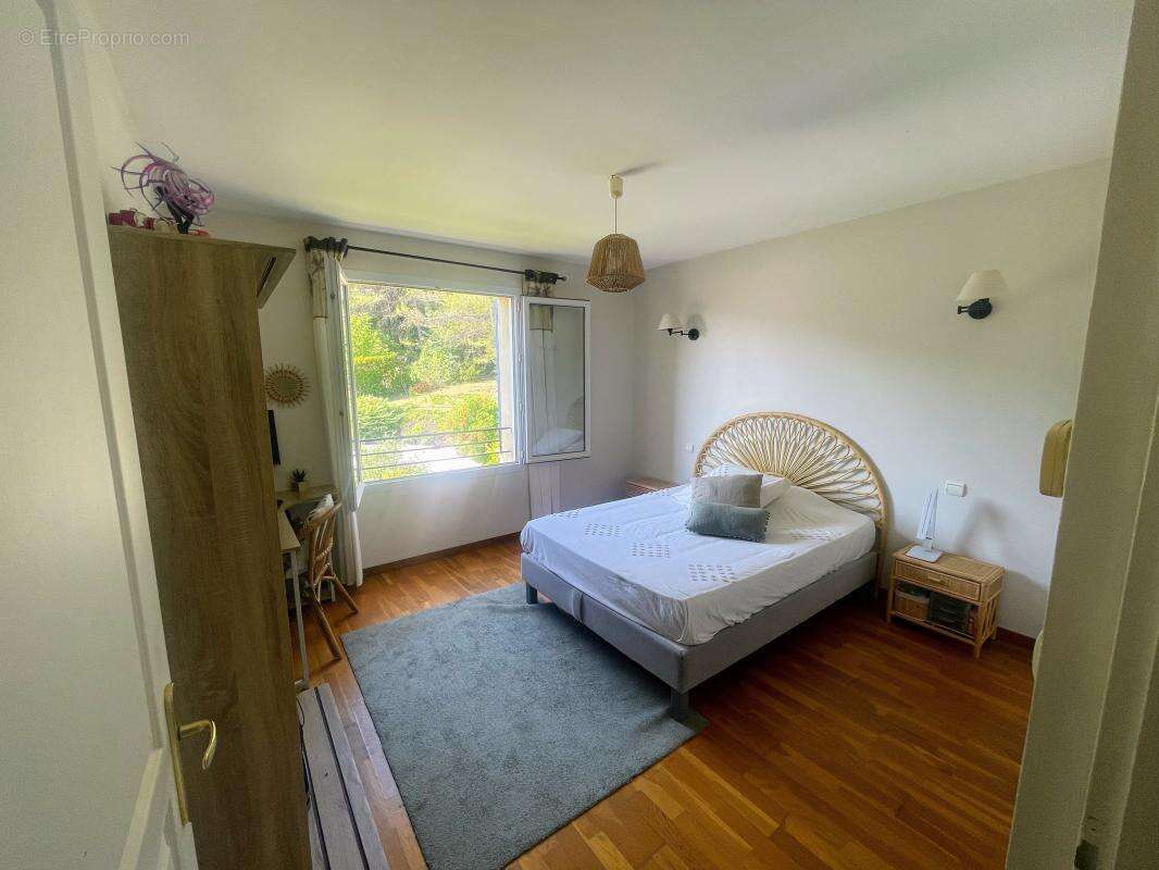 Maison 233 m² à Rognes  - photo 14