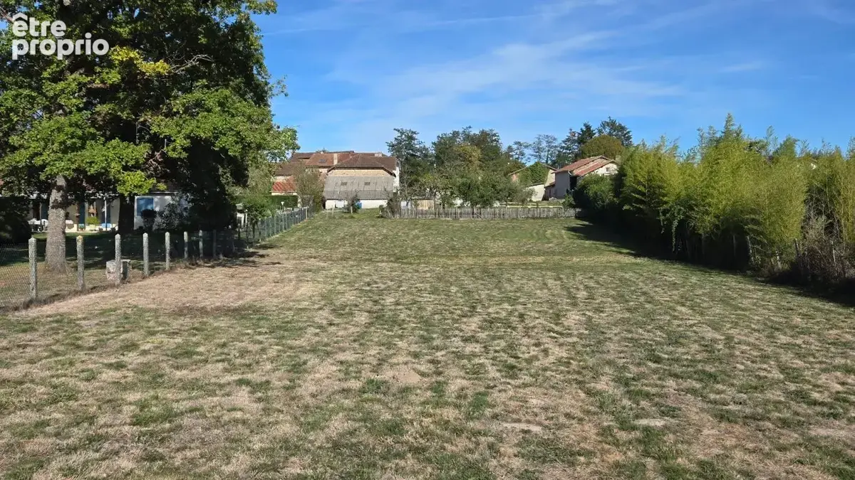 Terrain 2379m² - proche saint-junien - environnement calme et campagne - photo 7