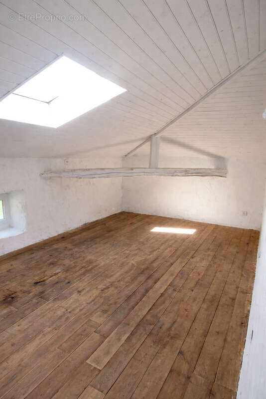 Maison à MONTAIGU-DE-QUERCY