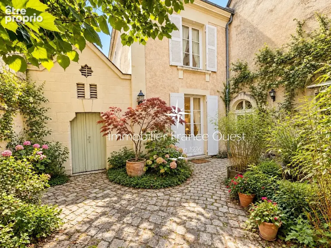 Élégante demeure des XVIIe et XVIIIe siècles avec jardin surplombant la rivière - photo 10
