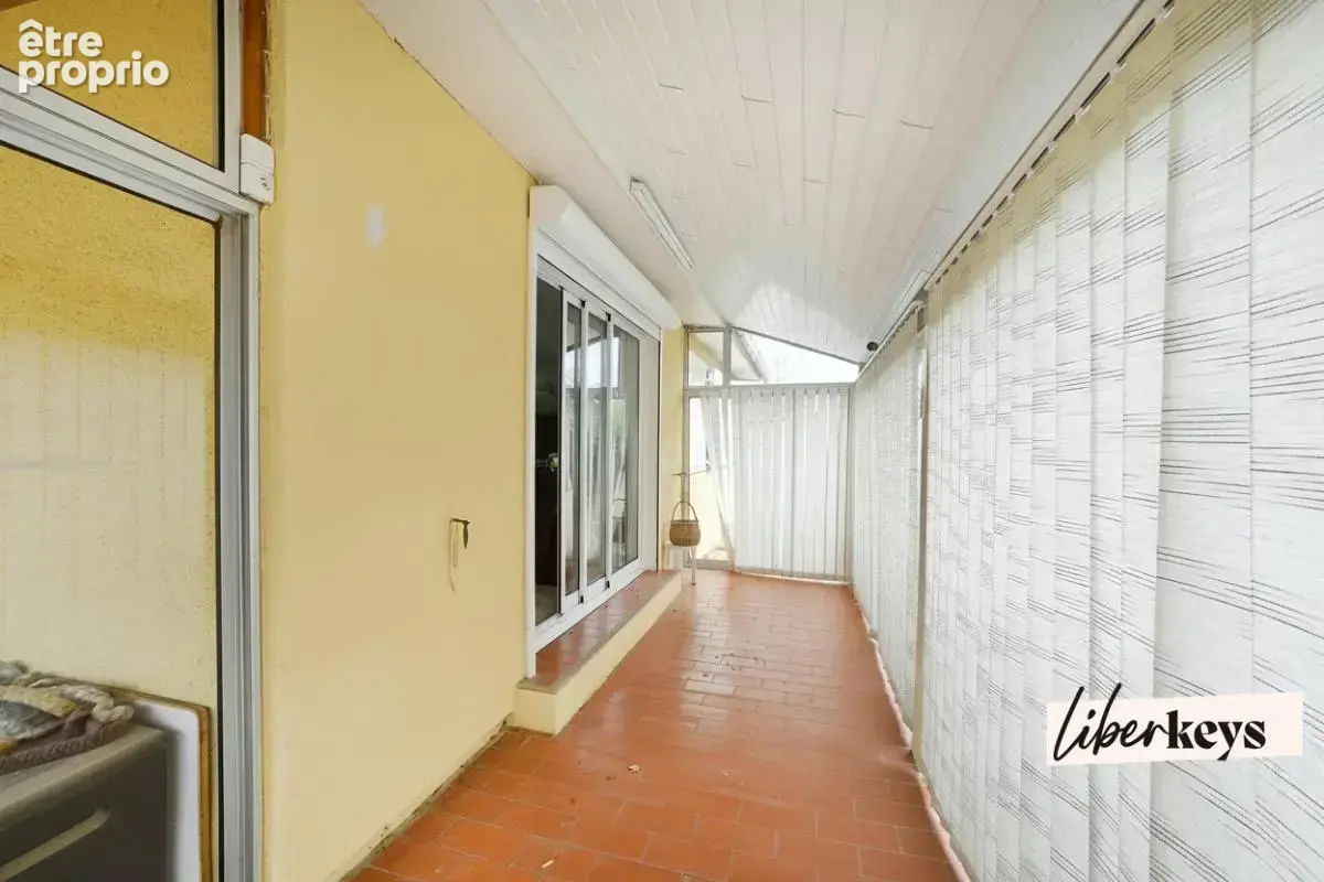 Garons- maison plain pied - 2 chambres- veranda- garage - photo 10