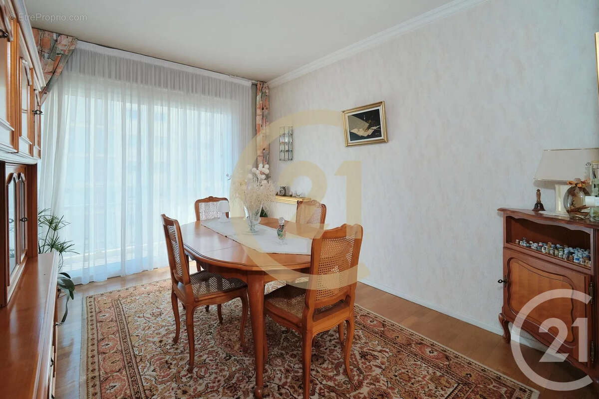 Appartement à LYON-8E