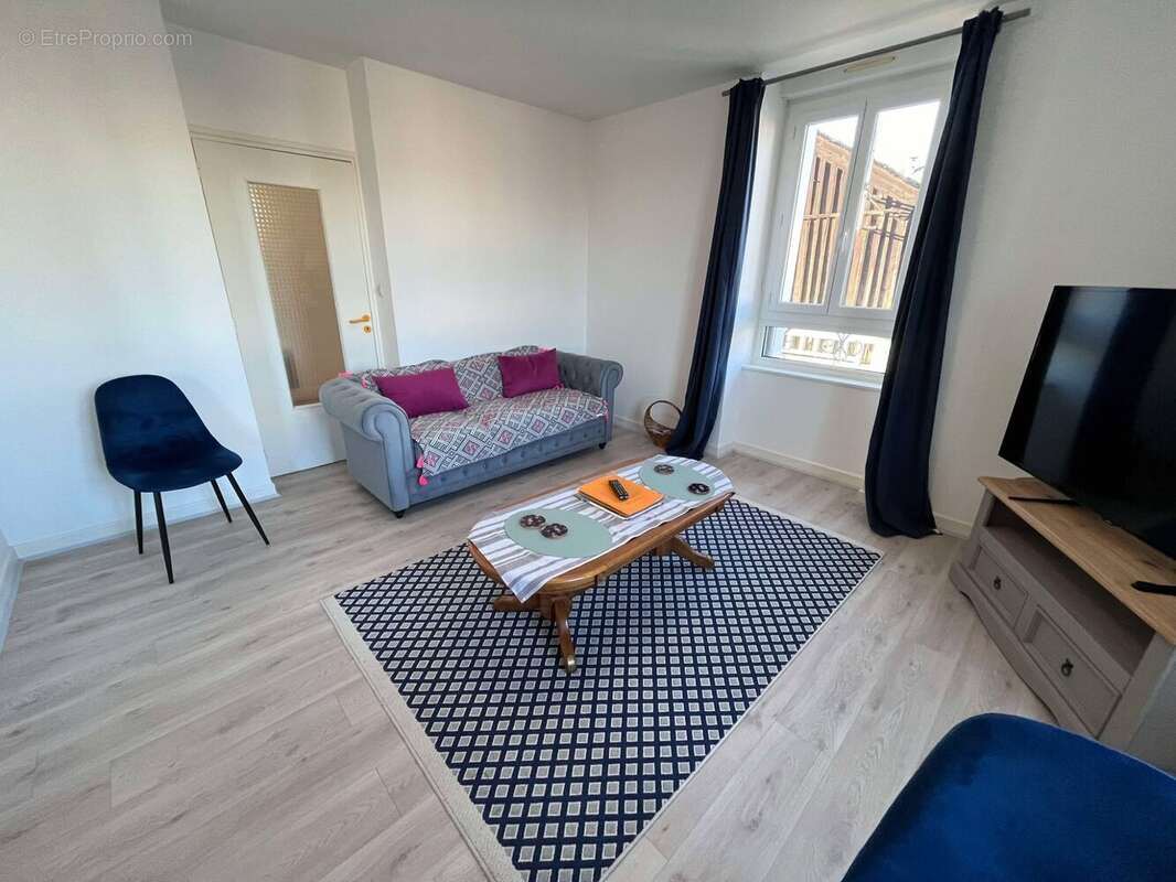 Appartement 824 m² à Mauriac  - photo 3