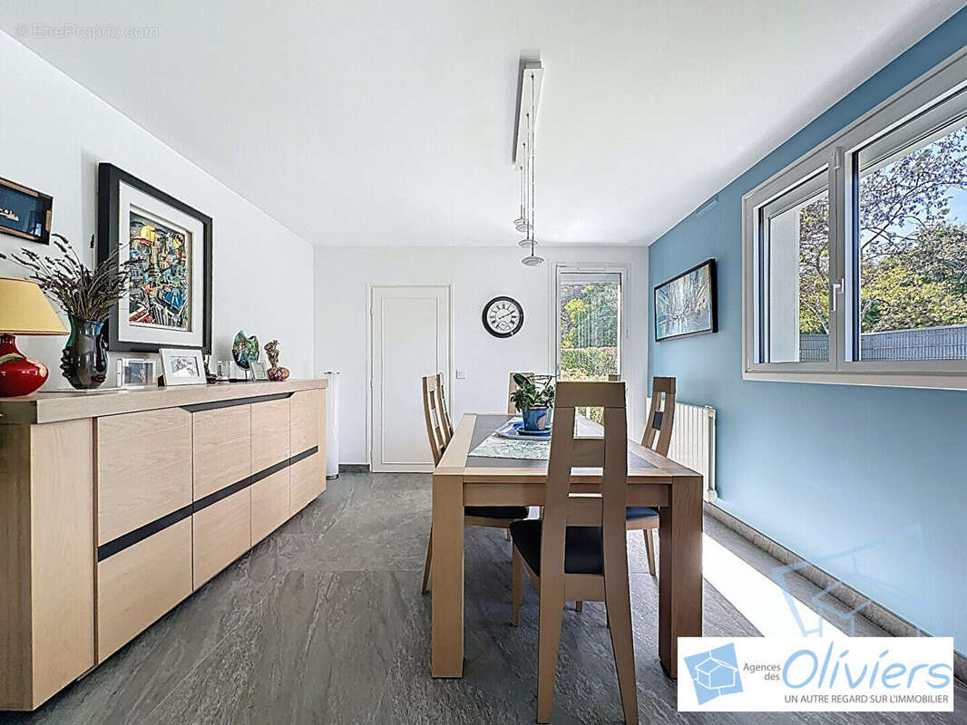 Maison à DAMPIERRE-EN-YVELINES