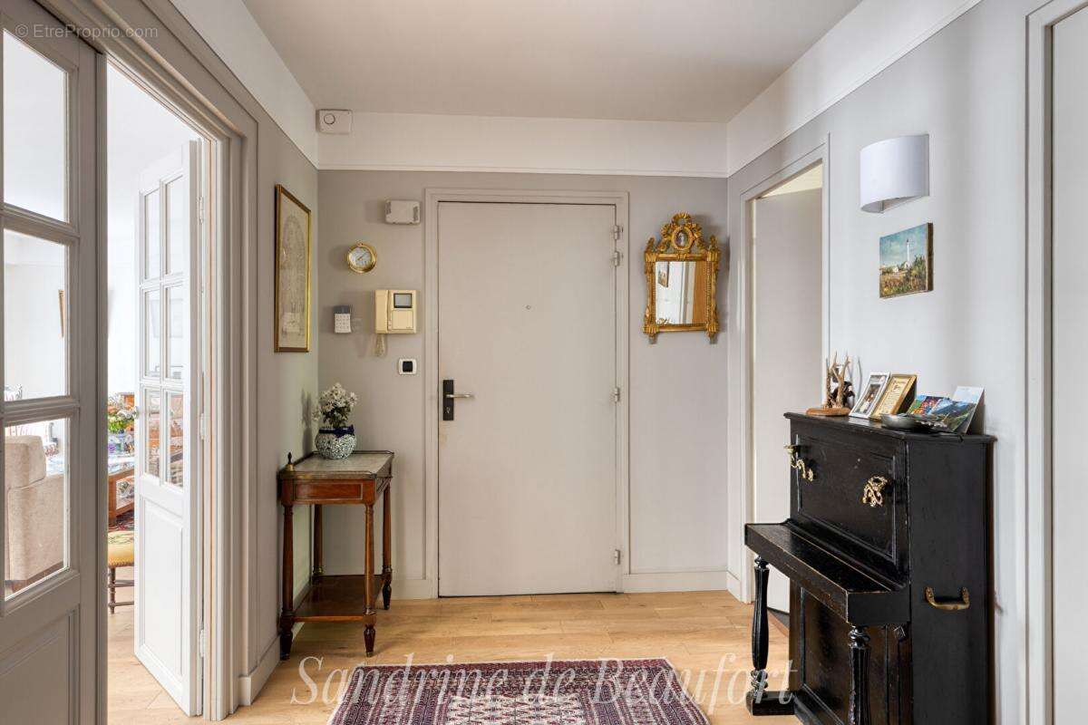 Appartement à PARIS-17E