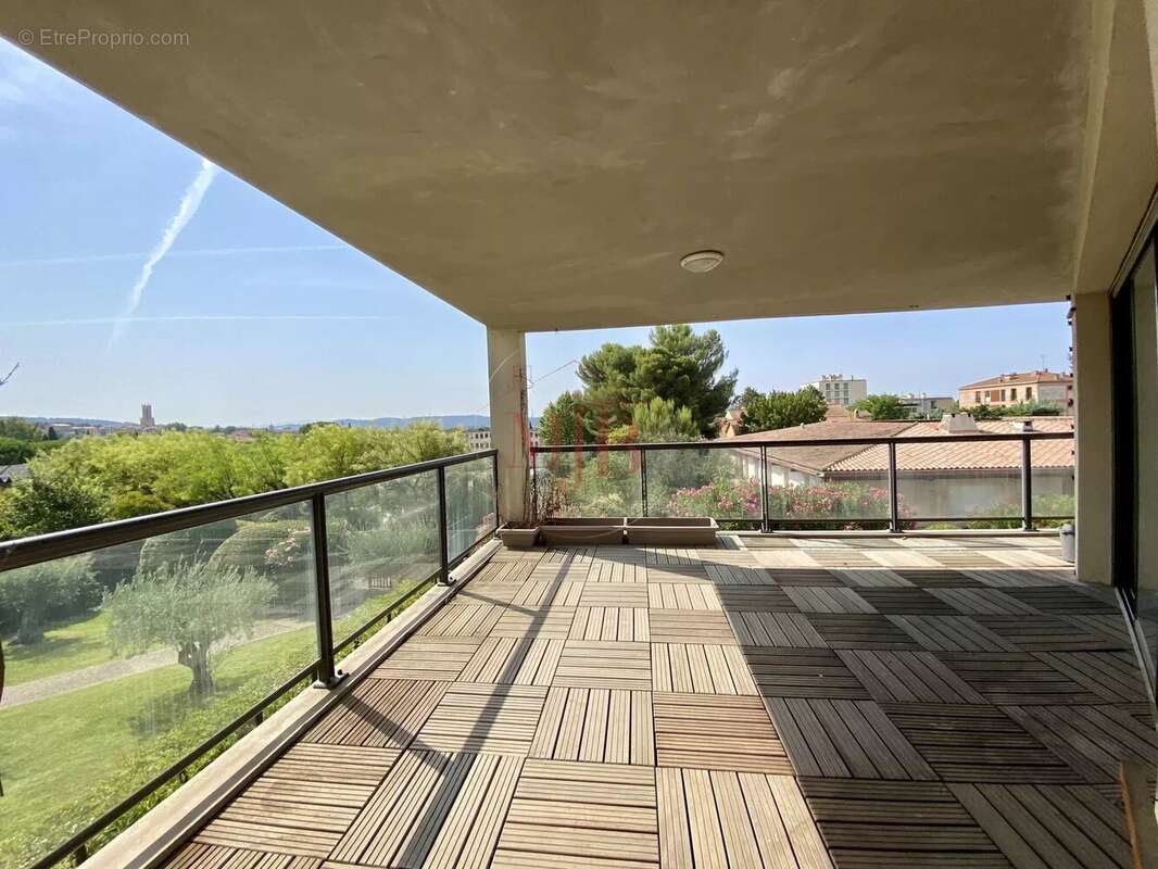 Aix ville  t3  vue panoramique ascenseur terrasse garage  et parking - photo 10