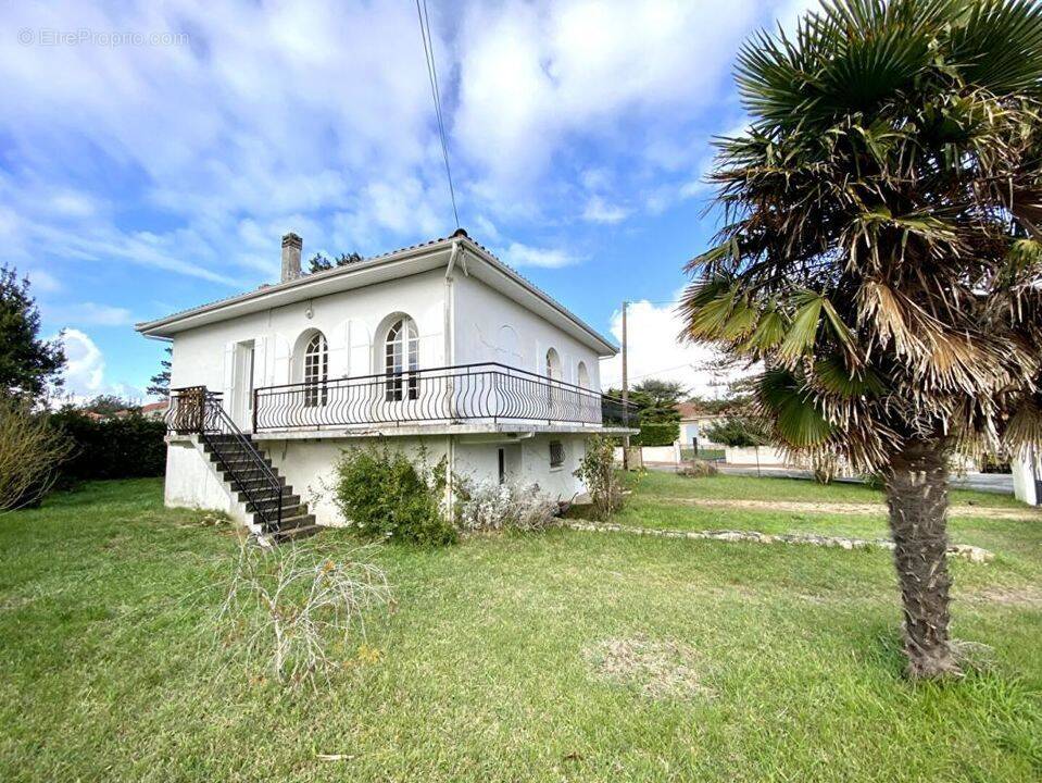 Maison à VAUX-SUR-MER