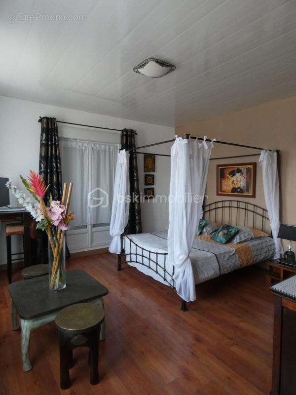 Commerce à FRESNES-EN-WOEVRE