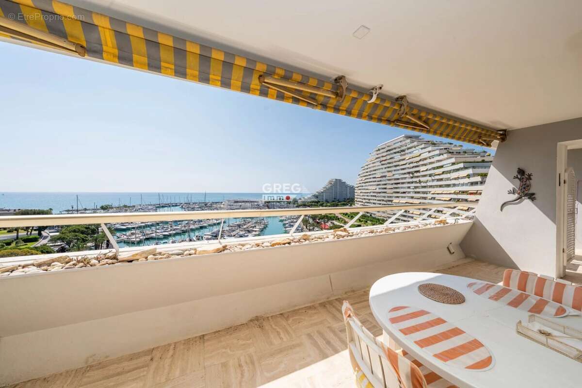 Appartement à VILLENEUVE-LOUBET