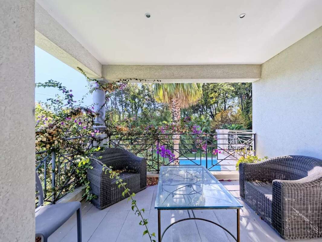 Maison à MOUGINS