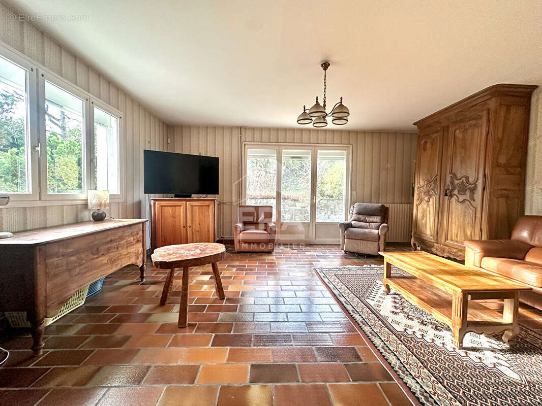 Maison à SAINT-PIERRE-LES-NEMOURS