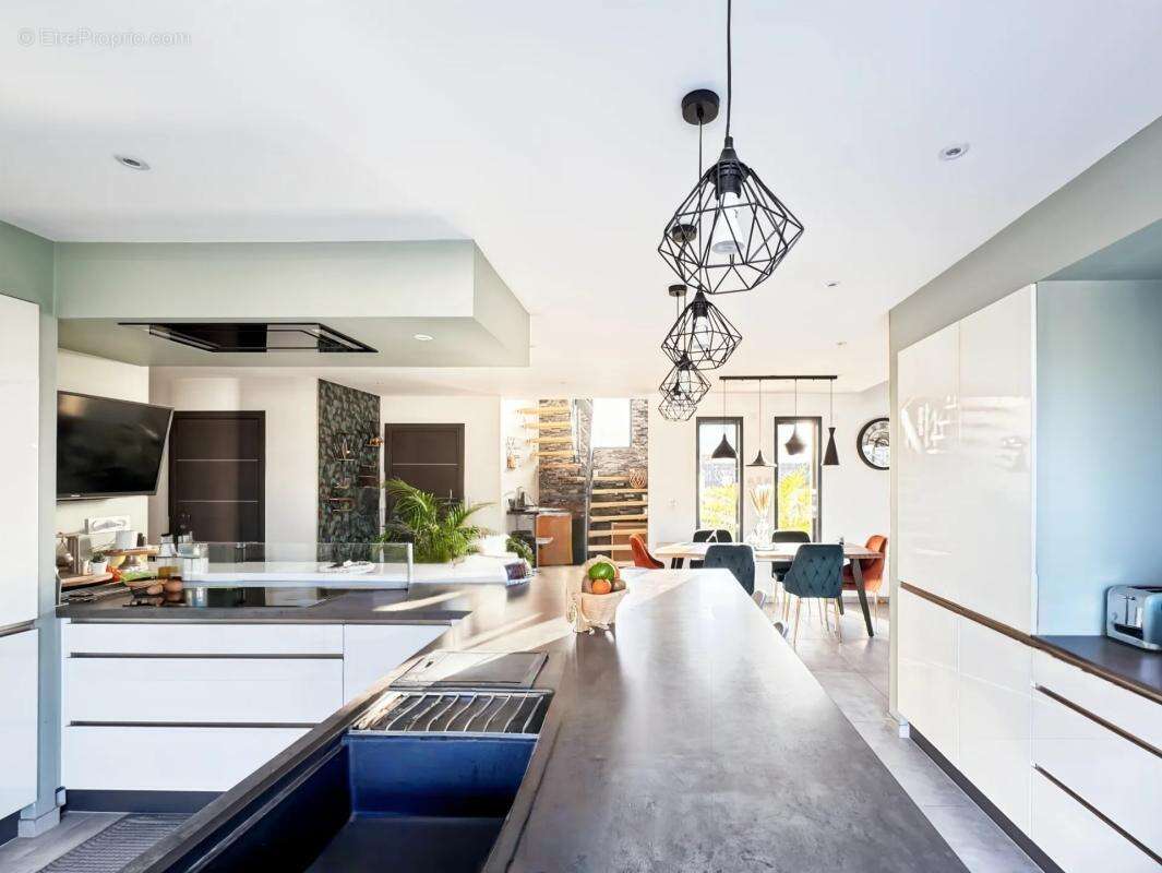 Maison à LES PONTS-DE-CE