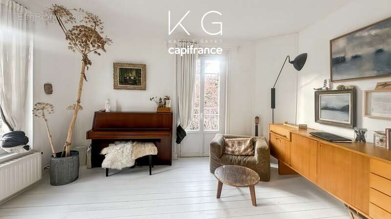 Maison à LA RIVIERE-SAINT-SAUVEUR