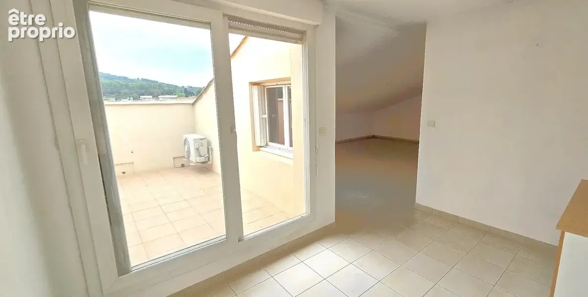 T2 de 46,50 m2 carrez mais 85 m2 au sol, terrasse privative, place de parking - photo 1