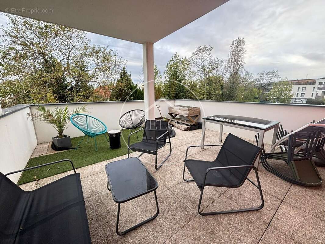 Appartement à VILLENAVE-D&#039;ORNON